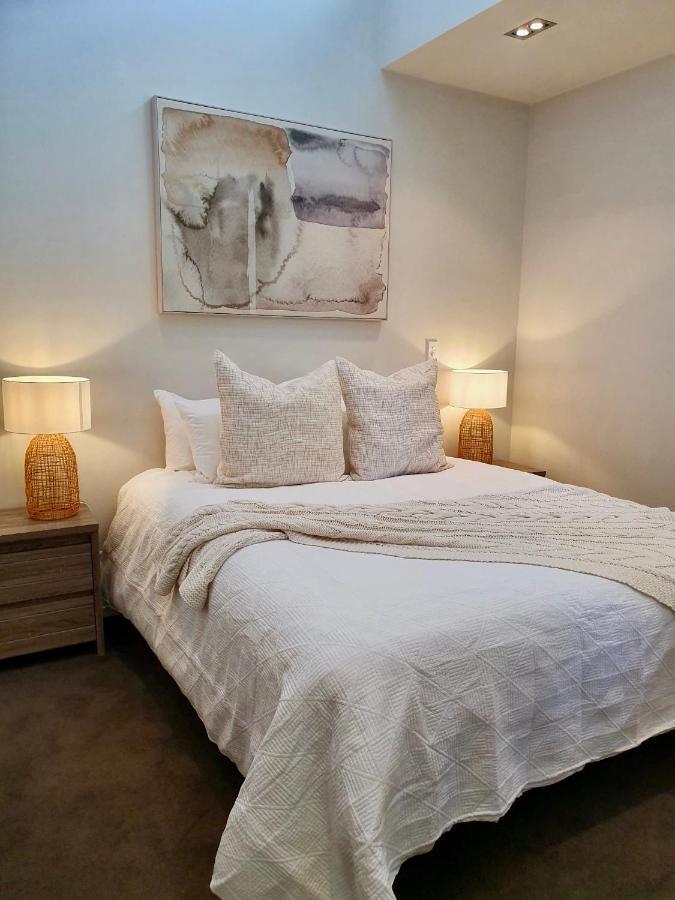 شقة Stylish Haven Luxury Interiors In Prime Location كوينستاون المظهر الخارجي الصورة