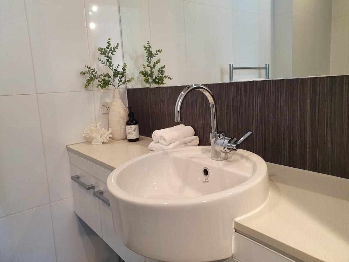 شقة Stylish Haven Luxury Interiors In Prime Location كوينستاون المظهر الخارجي الصورة