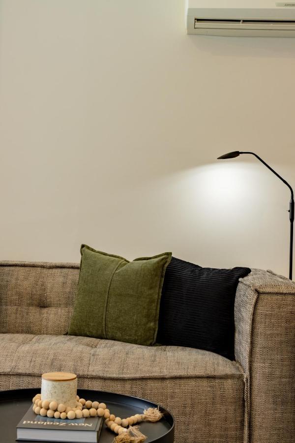 شقة Stylish Haven Luxury Interiors In Prime Location كوينستاون المظهر الخارجي الصورة