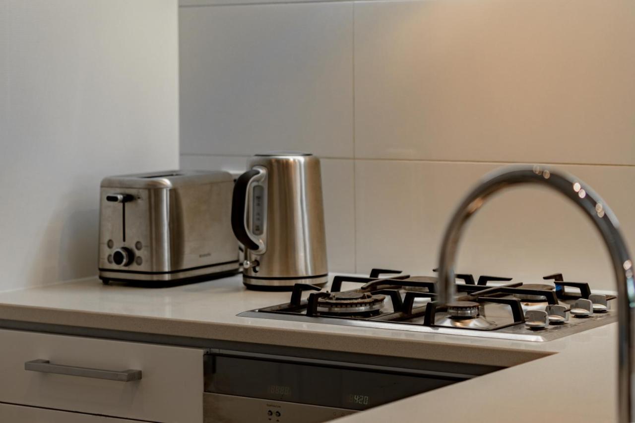 شقة Stylish Haven Luxury Interiors In Prime Location كوينستاون المظهر الخارجي الصورة