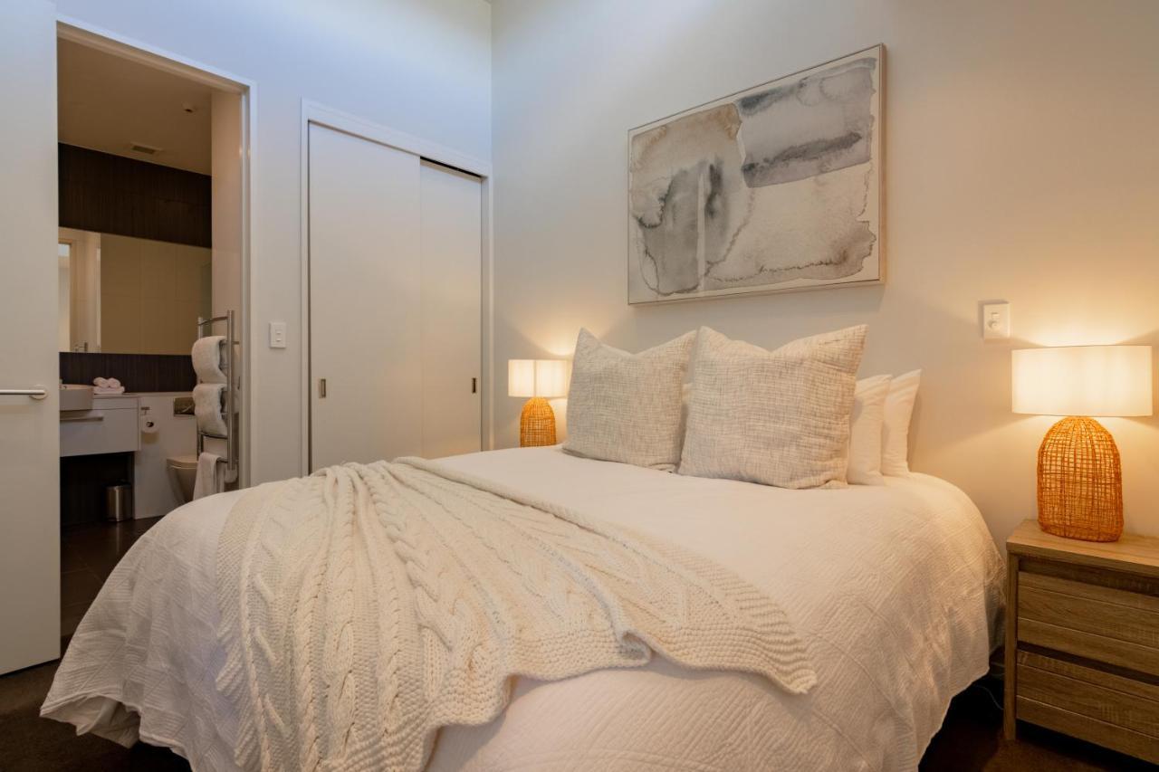 شقة Stylish Haven Luxury Interiors In Prime Location كوينستاون المظهر الخارجي الصورة