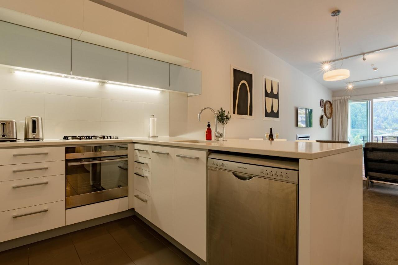 شقة Stylish Haven Luxury Interiors In Prime Location كوينستاون المظهر الخارجي الصورة