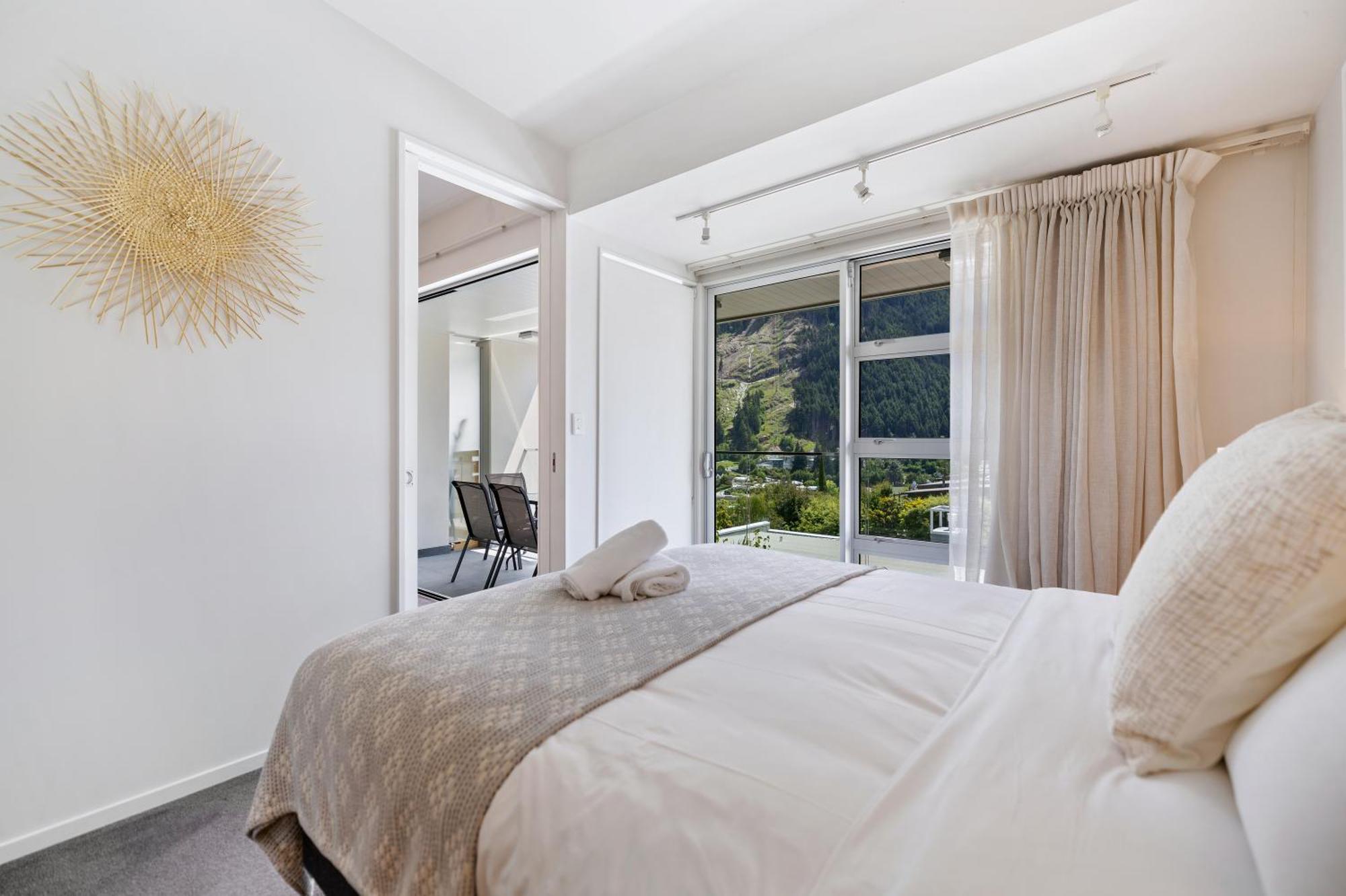 شقة Stylish Haven Luxury Interiors In Prime Location كوينستاون المظهر الخارجي الصورة